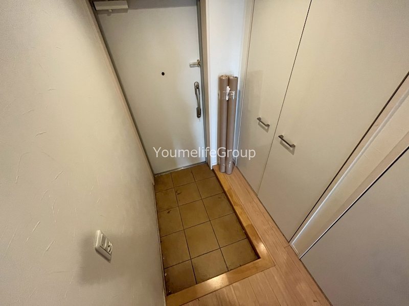 エレガントヴィラ 玄関