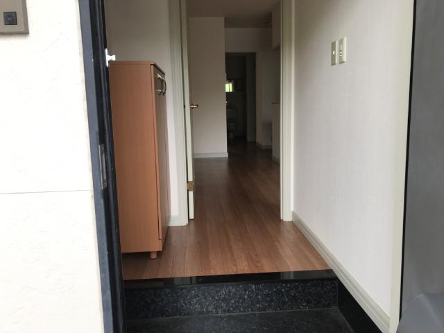 サンライズ 玄関