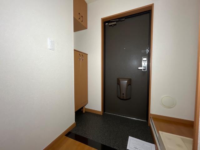 ラ・プラティーク 玄関