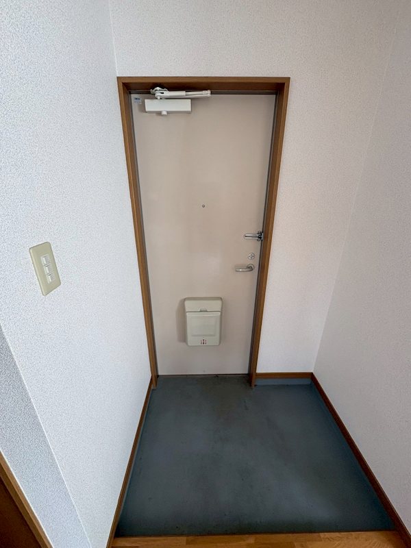 ハイツ岩田 玄関