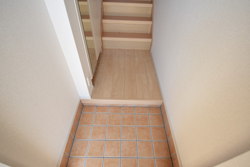 エアリーファイン１ 玄関