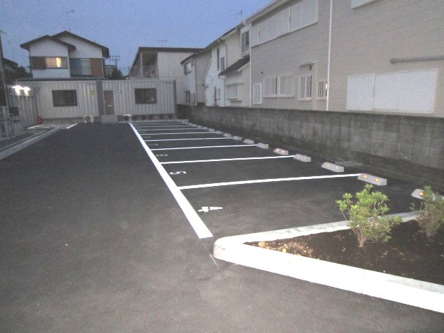 UTレジデンス港北A 駐車場