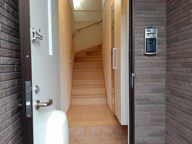 クレストガーデンⅠ 玄関