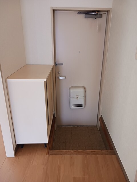 チャトラハイツ 玄関