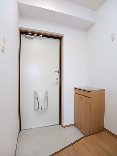 ヌーヴェルレジデンス 玄関