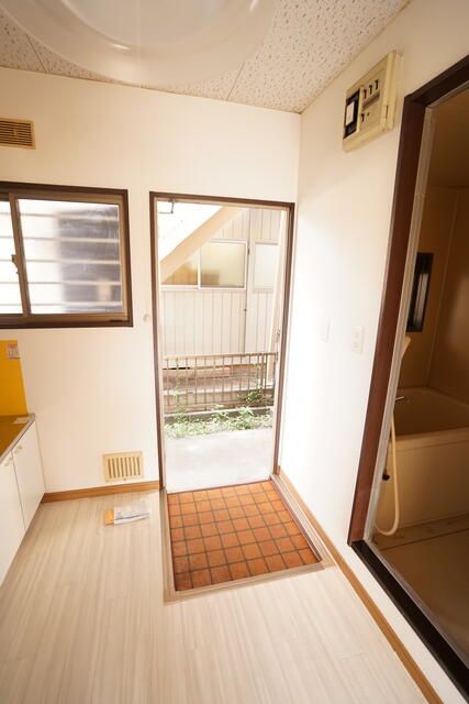 萩園ハイツ 玄関