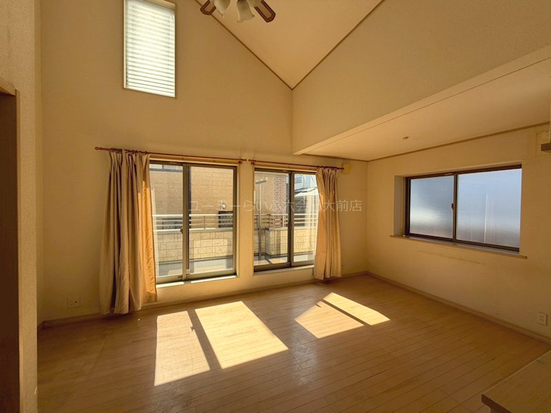 円行１丁目貸家 リビング