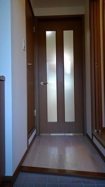 ユタカビル 玄関