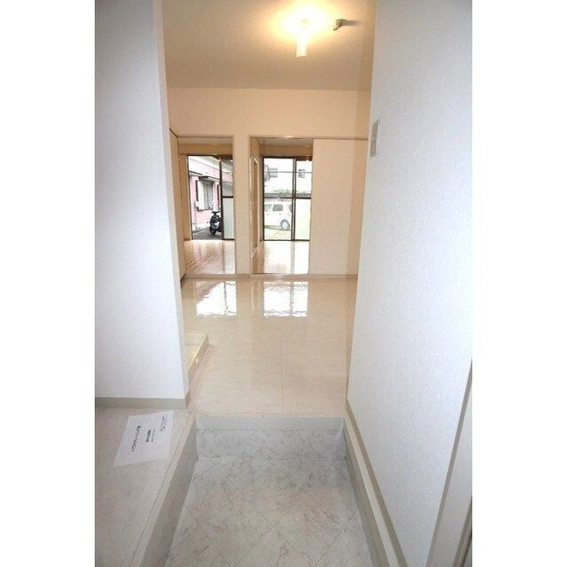 ドミール片岡 玄関