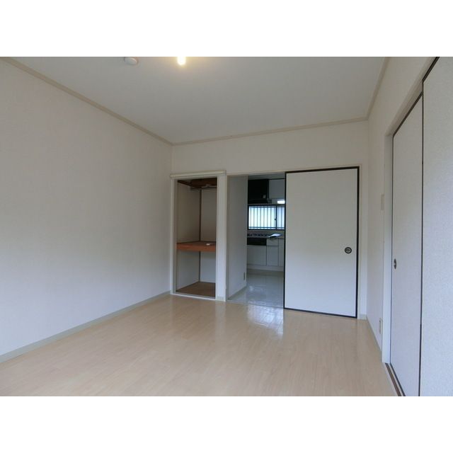 ドミール片岡 ベッドルーム