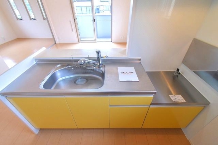 ヴィラ・オルフェーヴル キッチン