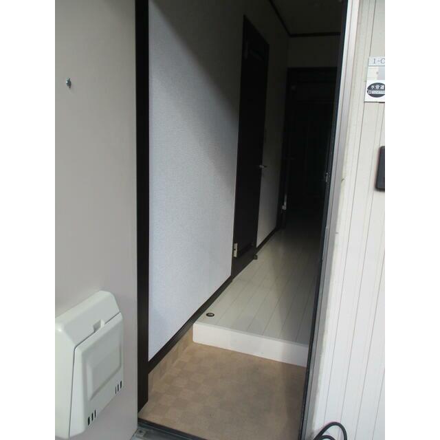 テラスサンワ 玄関