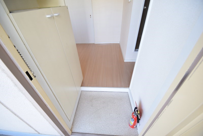 清水マンション 玄関