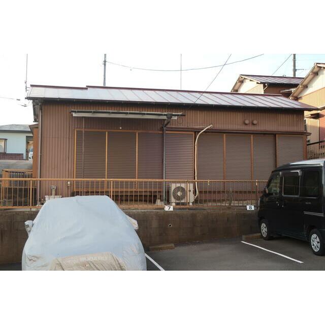 川口貸家 駐車場