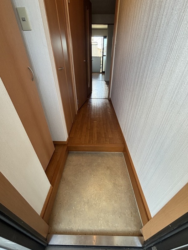 ハイネスＫ 玄関