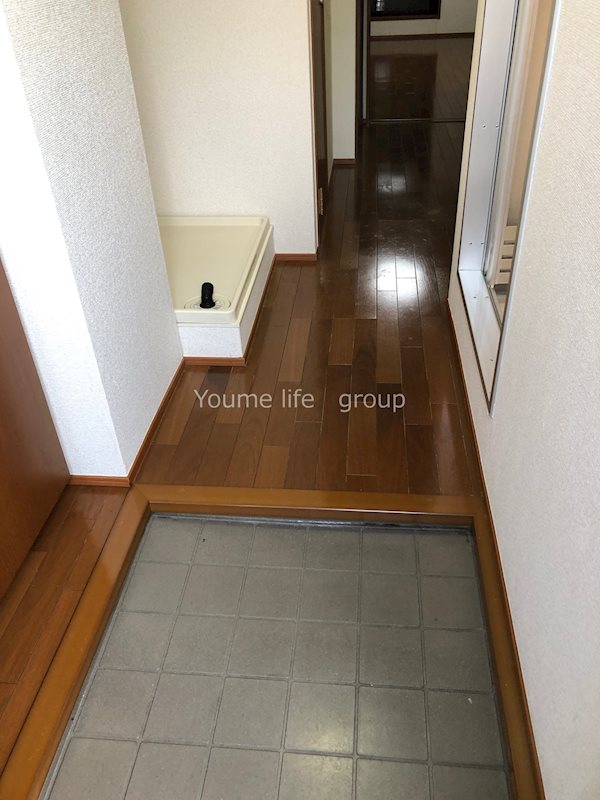 クレスト湘南 玄関