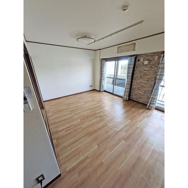 シーサイドパレス平塚（０００５７６２） リビング