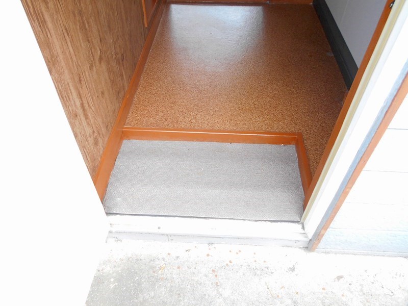 プレステージ平塚 玄関