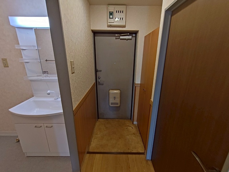 ラーク湘南 玄関