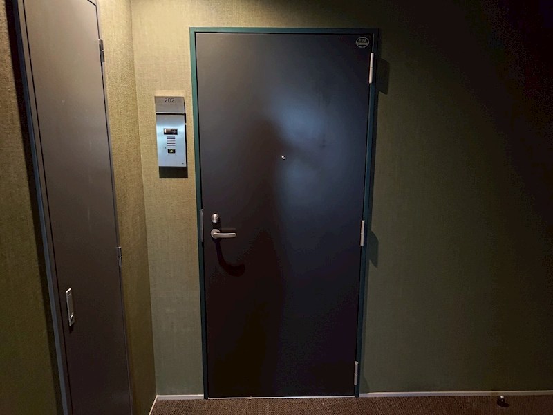 平塚スタービル 玄関