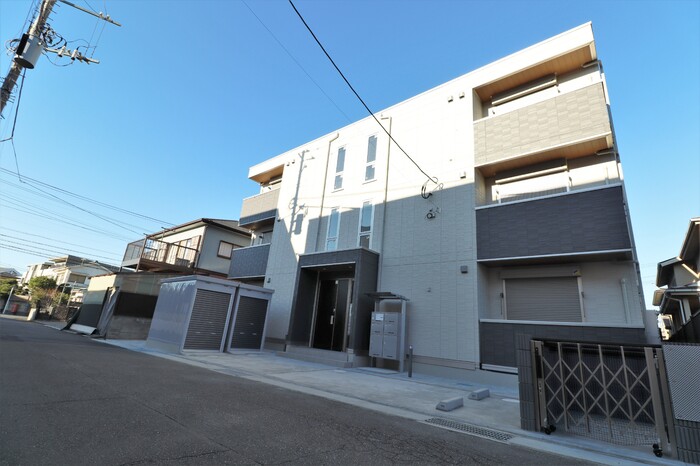 エムズ バーレイ湘南平塚 202号室 外観