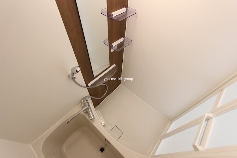 モナ・ローベル 風呂画像