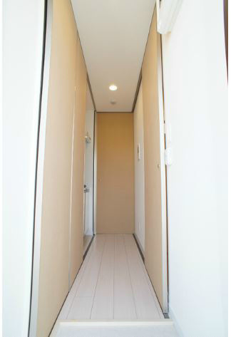 リブリ・平塚 玄関