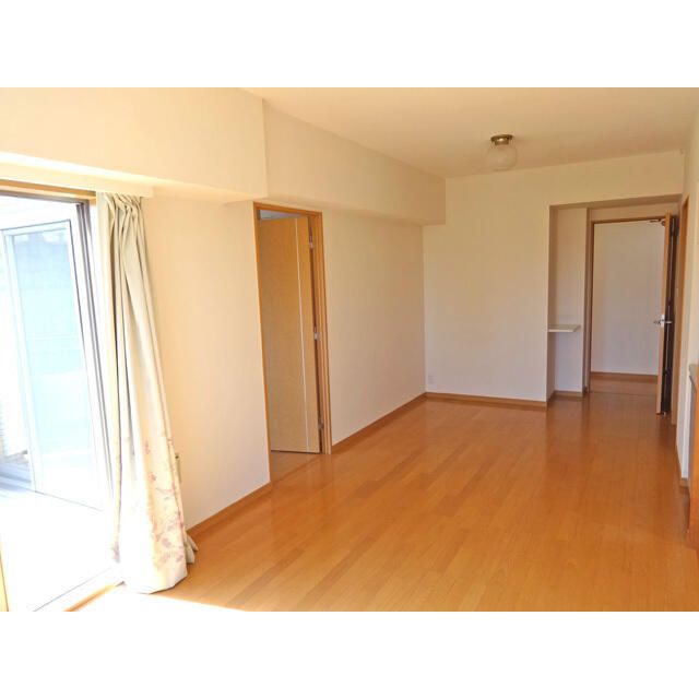 グランティオ平塚（０２０３９７） リビング