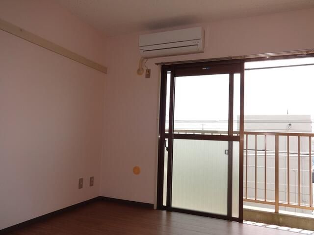 メゾン足立 ベッドルーム