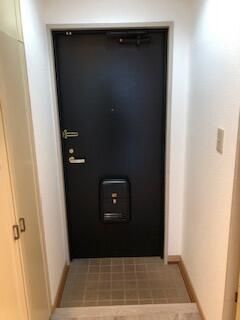 鈴与レジデンス 玄関