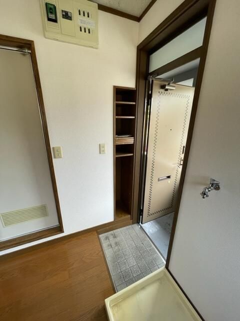 シャレーＫ 玄関