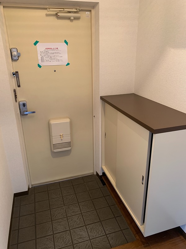 グラスイン笹山 玄関