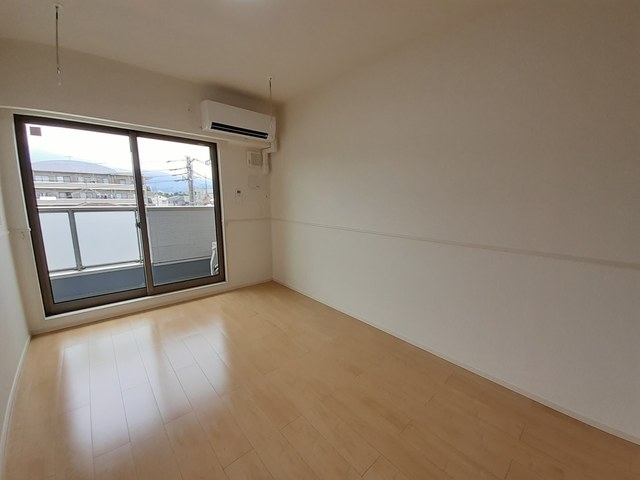 カメリア リビング