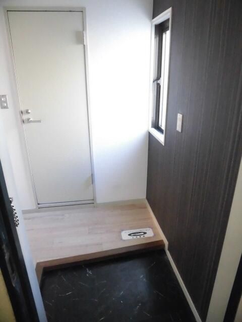 プラーズ追分 玄関