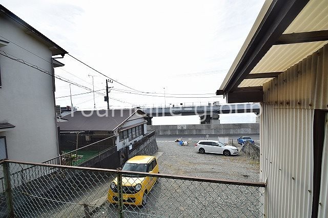 海の見えるワンルームの家 ベランダ