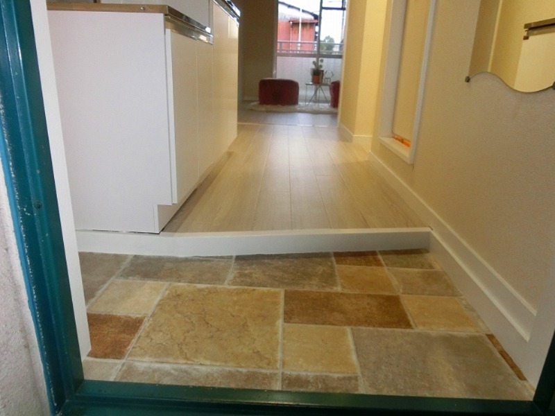 三沢ハイツ 玄関