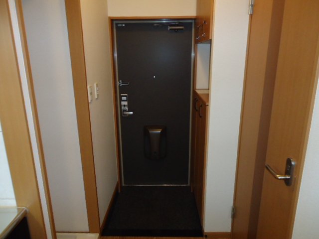 グランシャリオ湘南 玄関