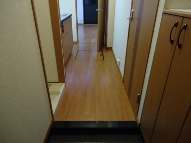 フローラーリア湘南 玄関