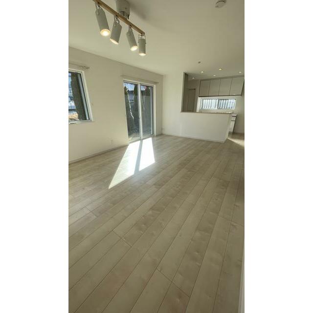 Ｂｌｏｓｓｏｍ　Ｈｉｌｌｓ　Ｌｉｌｙ　Ｃ棟 リビング