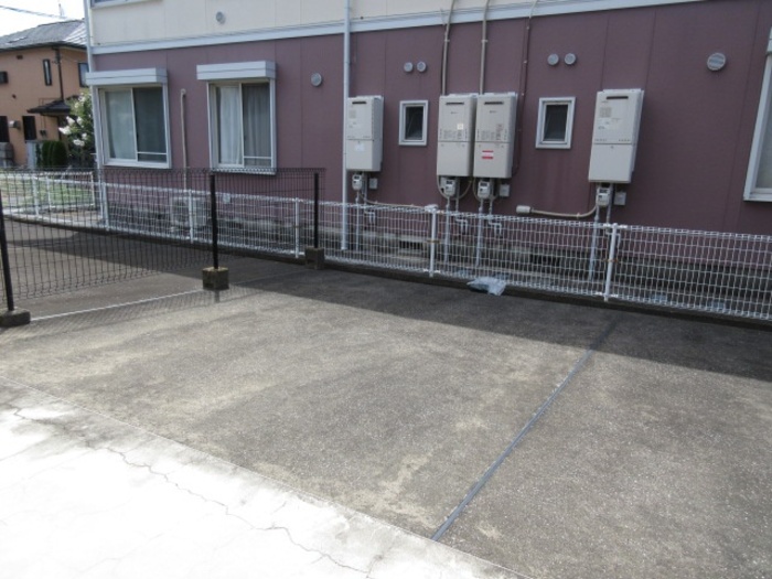 ユーカーサ 駐車場