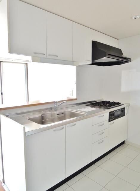 ヨコハマベルフラッツＮＯＲＴＨ＆ＳＯＵＴＨ キッチン