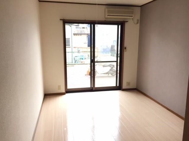 リバージュあつぎⅡ リビング