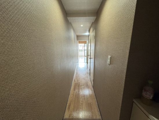 リエス愛甲石田 玄関