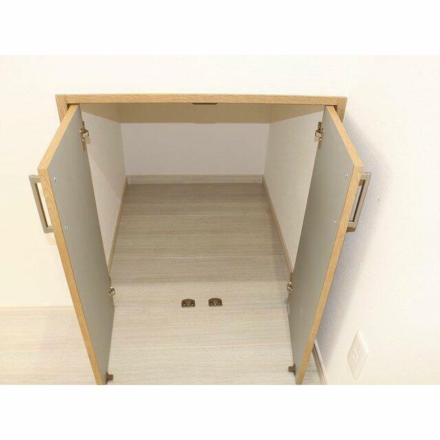 ラ・フロール鶴巻南 玄関