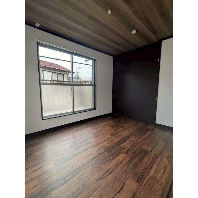 善行貸家 ベッドルーム