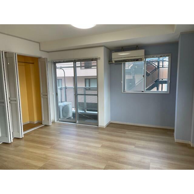 小川ビル ベッドルーム