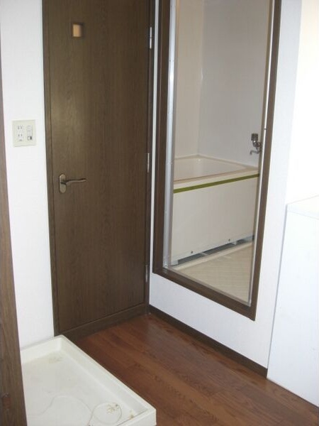 ファミーユ伊勢原 玄関