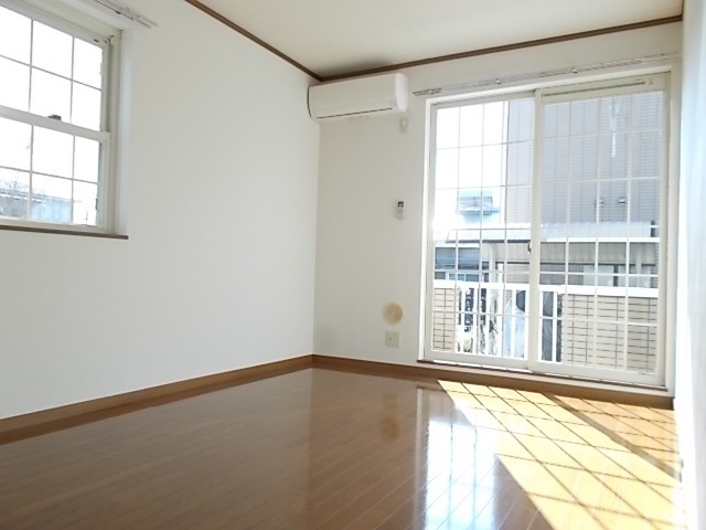 エス・テュエールＡ リビング