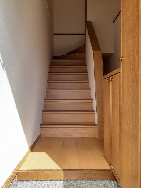 フォレストツルマキ 玄関