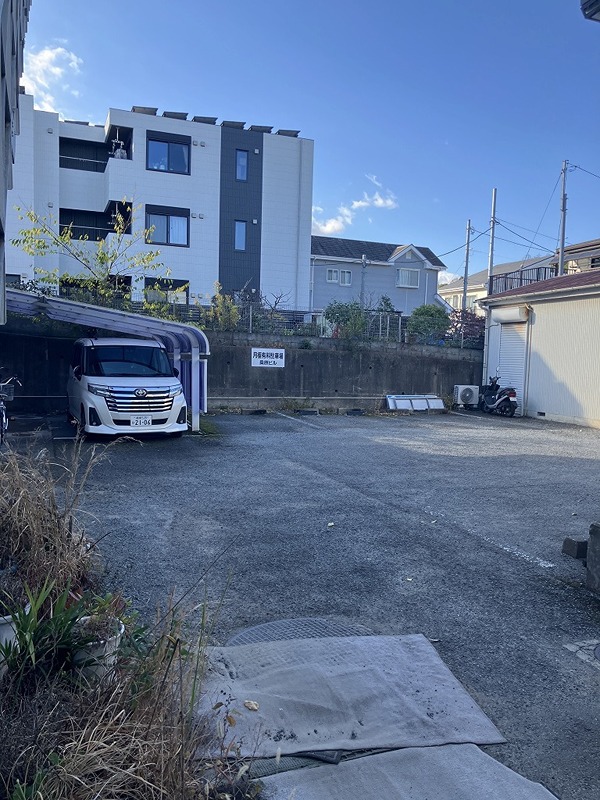 桑原ビル 駐車場
